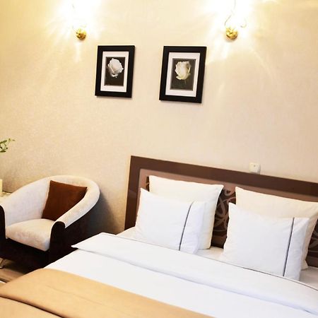 Comfort Apartments - Beautiful Suite By The Park Γκρόντνο Εξωτερικό φωτογραφία